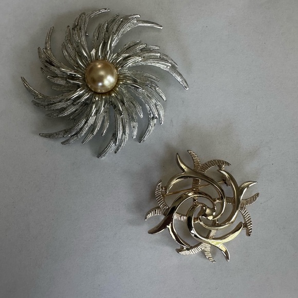Sarah Coventry Jewelry - Sarah Coventry Silver Champagne Pearl Brooch
